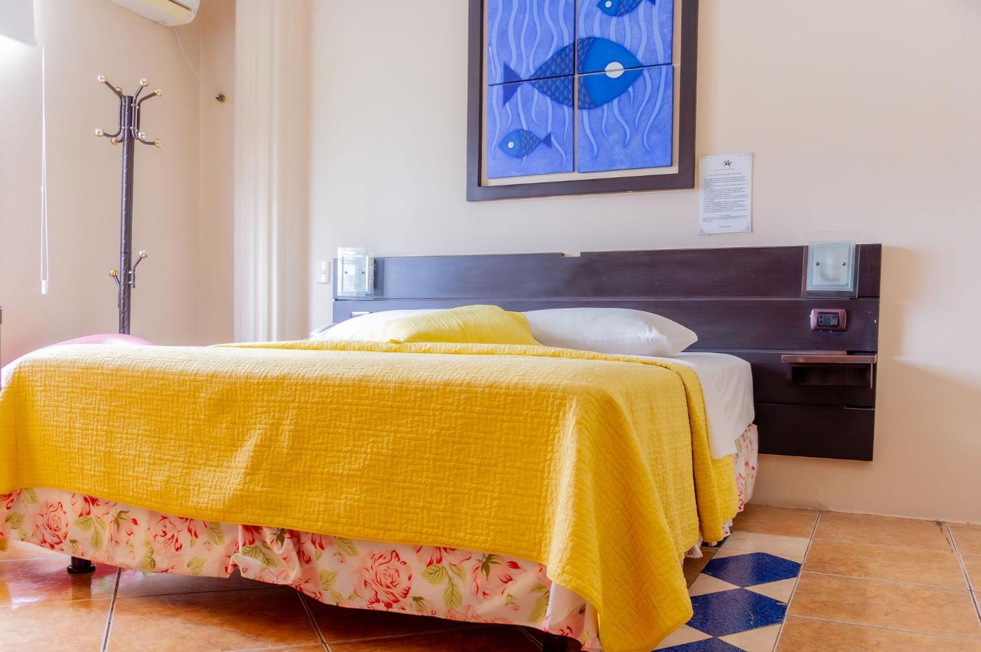 Hostal Antares Manta Eksteriør billede