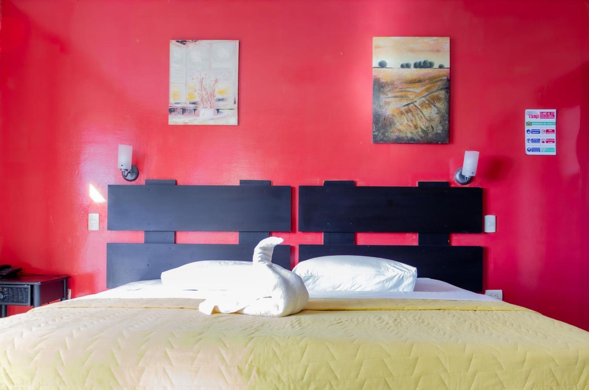 Hostal Antares Manta Eksteriør billede