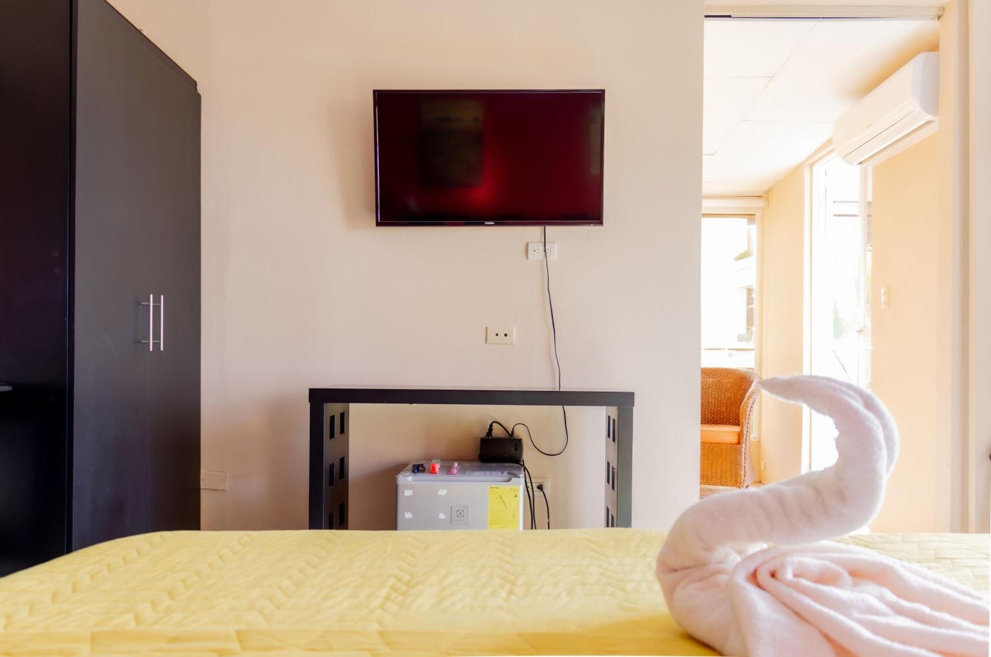 Hostal Antares Manta Eksteriør billede