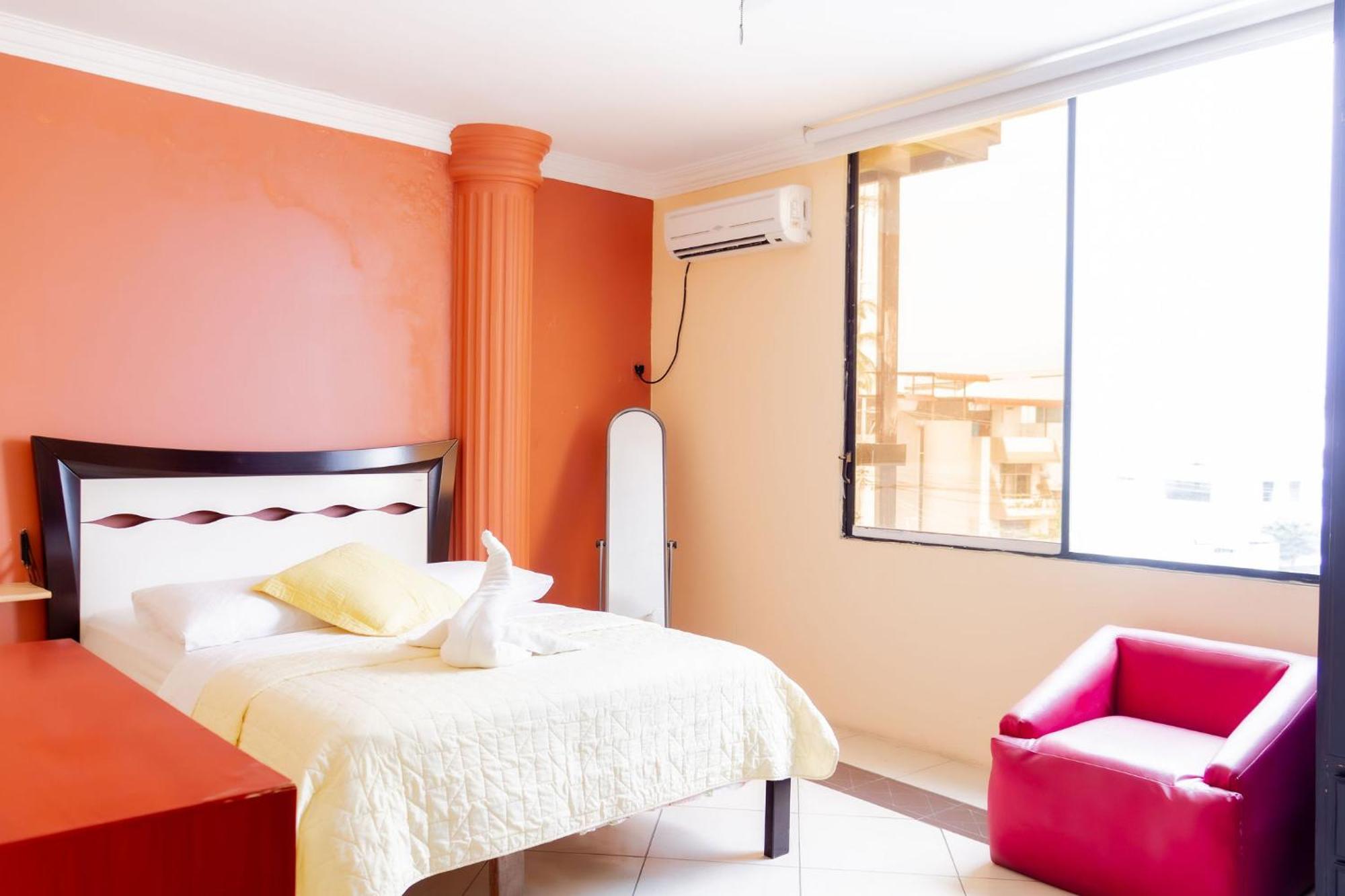 Hostal Antares Manta Eksteriør billede