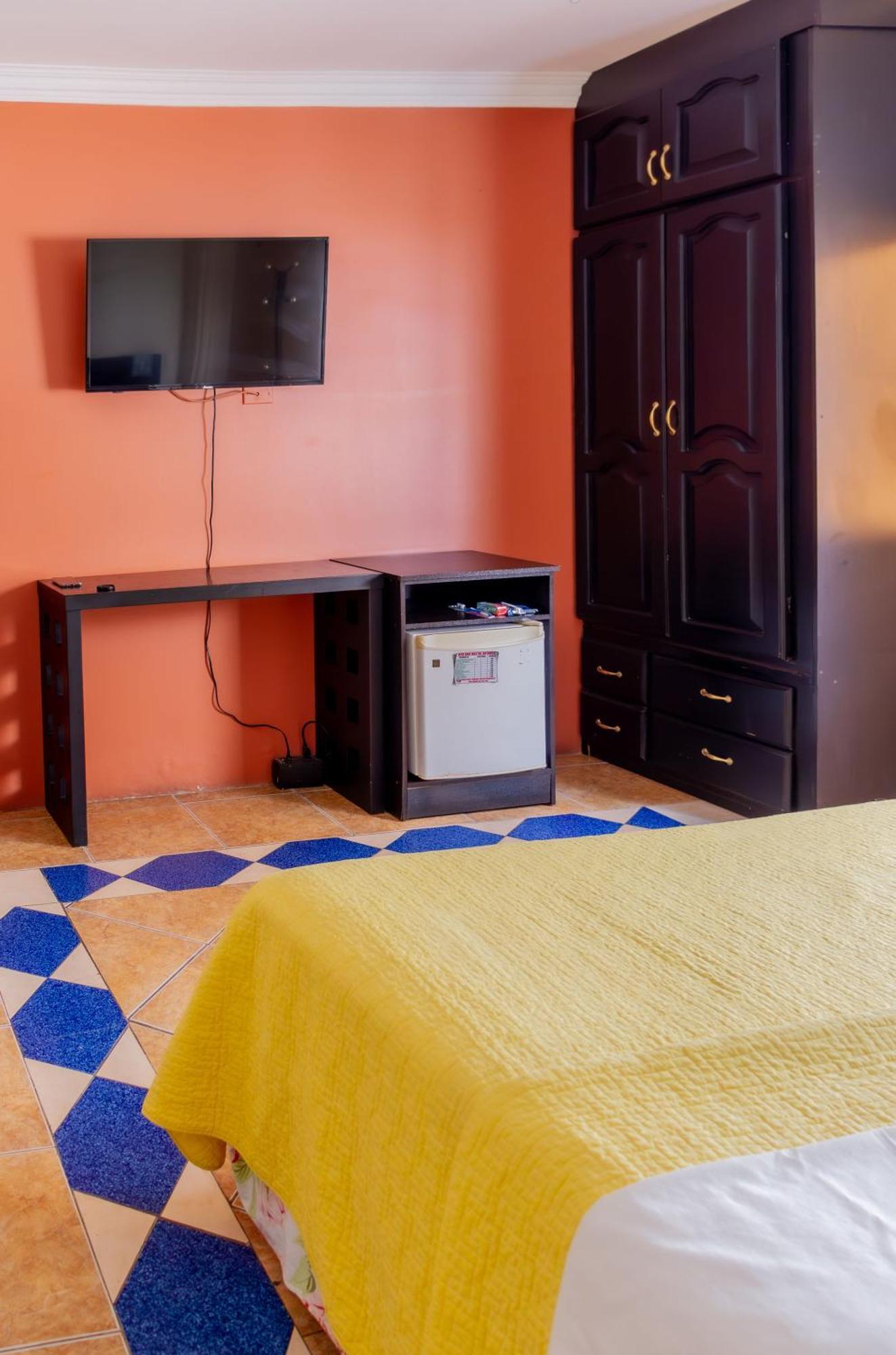 Hostal Antares Manta Eksteriør billede