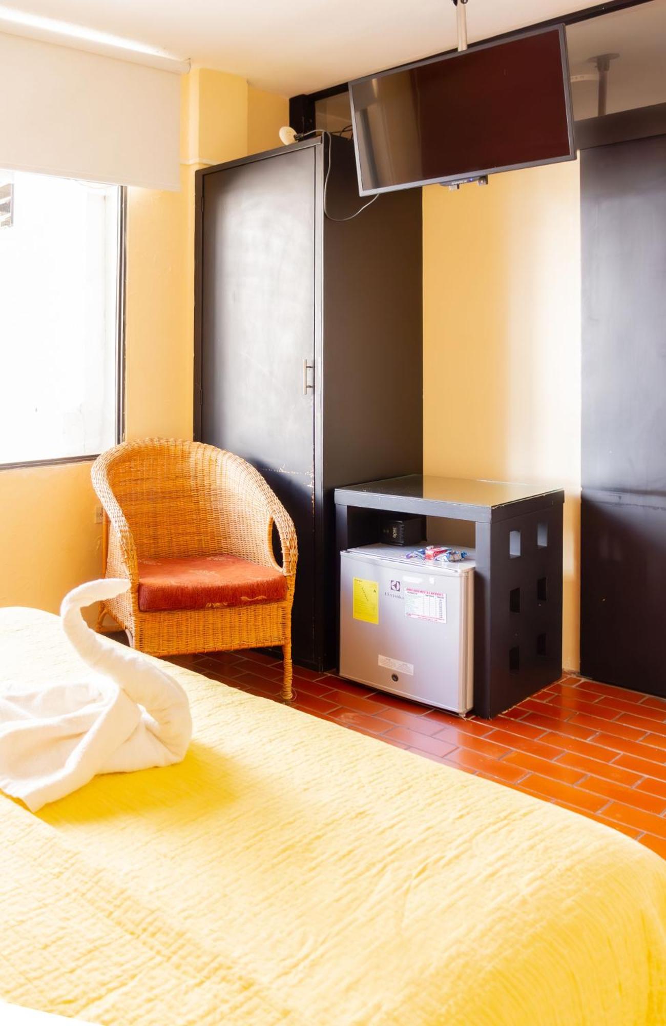 Hostal Antares Manta Eksteriør billede