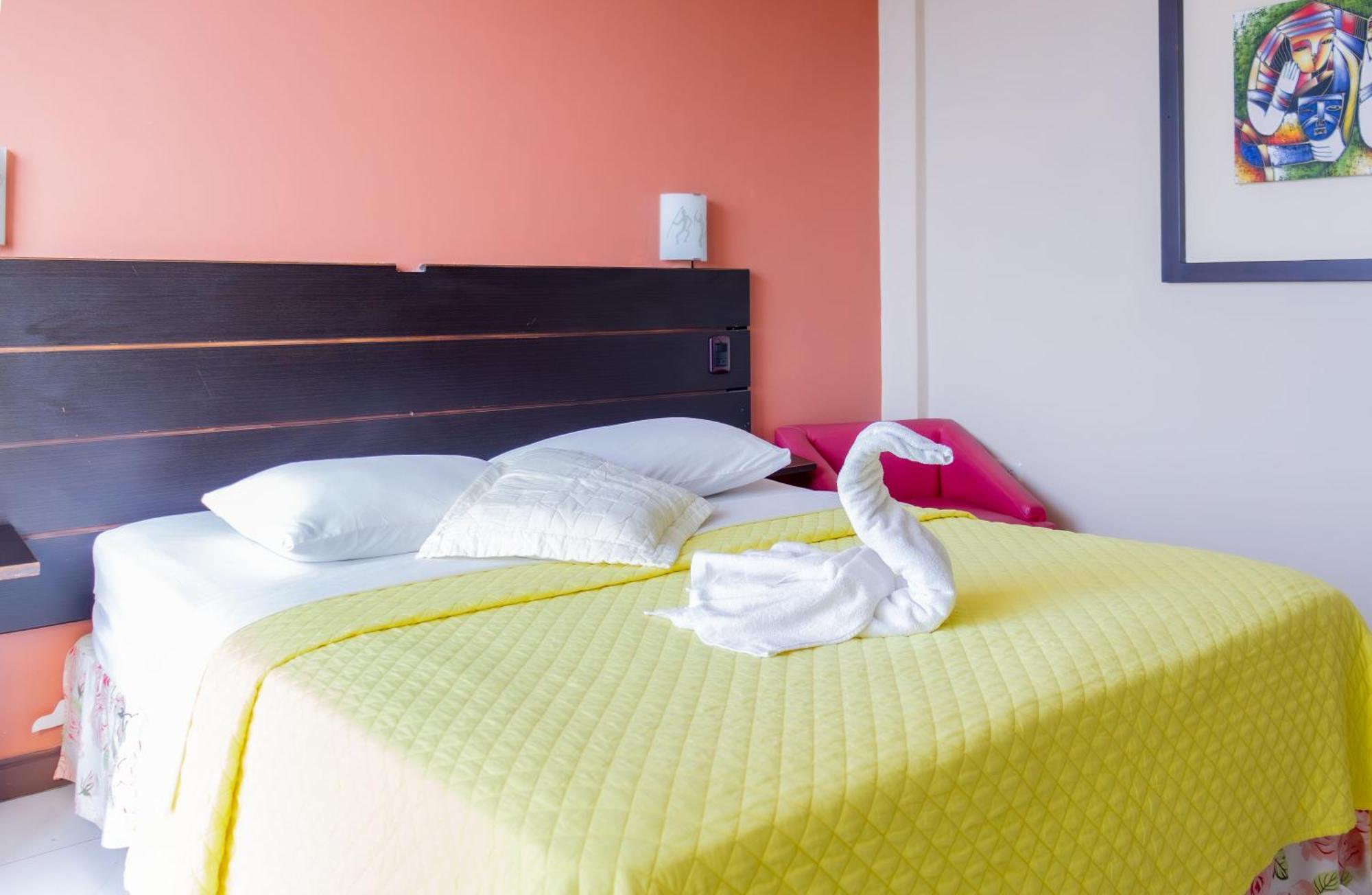 Hostal Antares Manta Eksteriør billede